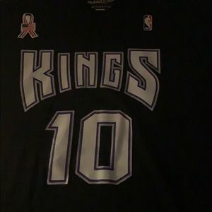 Men’s Mitchell and Ness Mike Bibby kings T-shirt